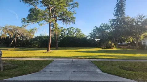 4TH Avenue SW Ruskin FL 33570