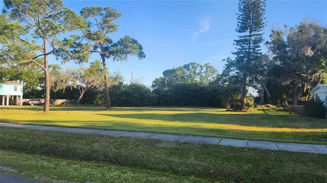 4TH Avenue SW Ruskin FL 33570
