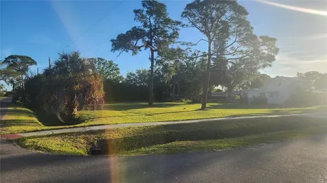 4TH Avenue SW Ruskin FL 33570