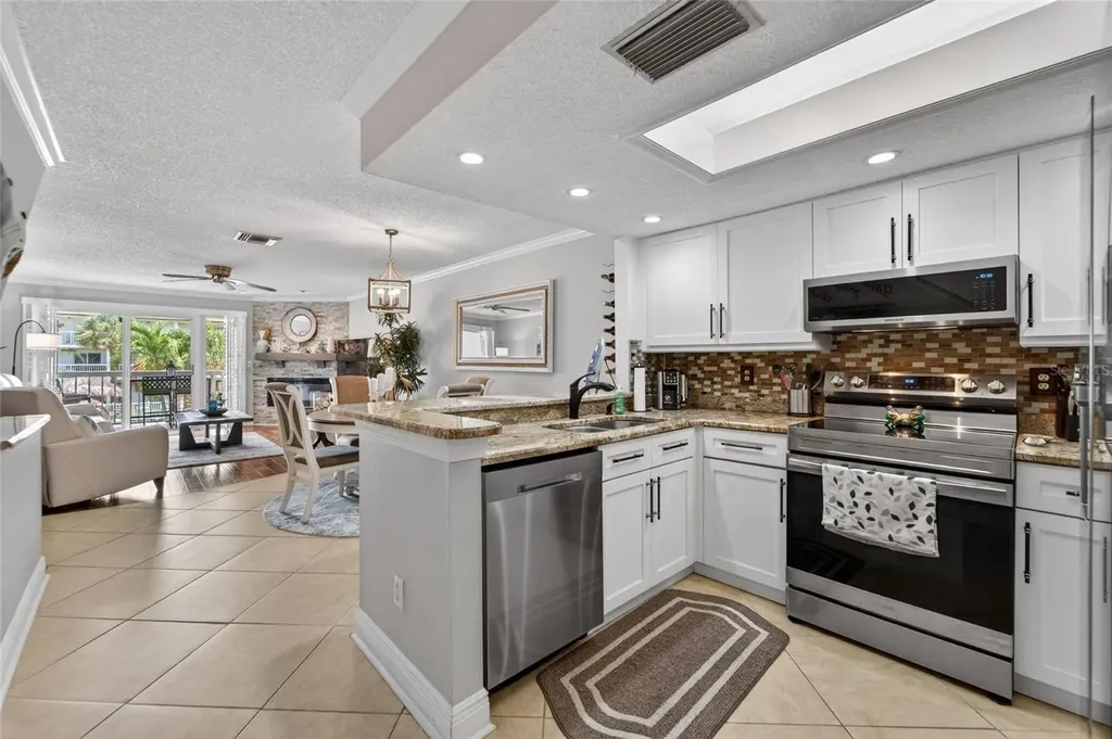 394 Madeira Circle St Petersburg FL 33715