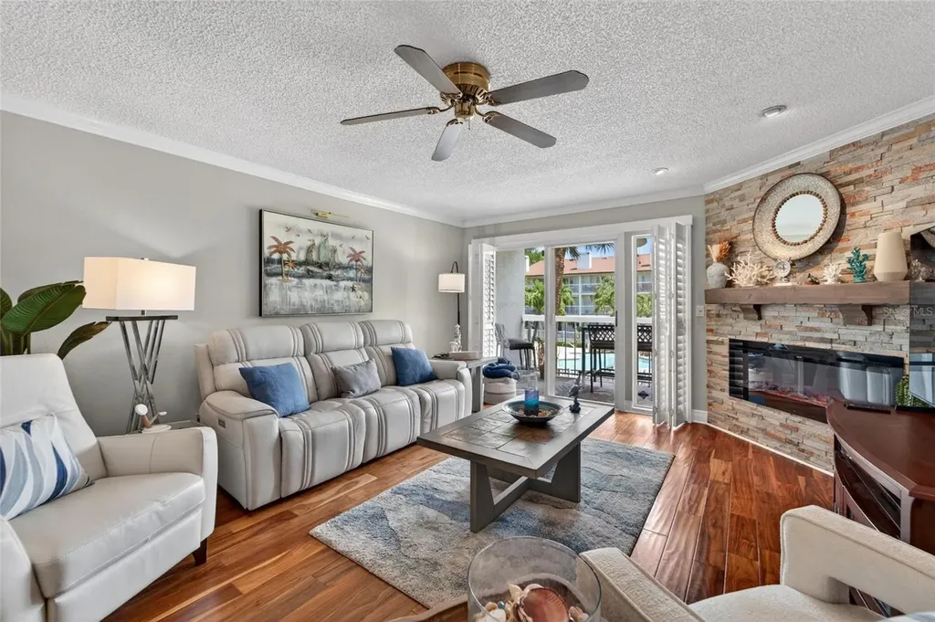 394 Madeira Circle St Petersburg FL 33715