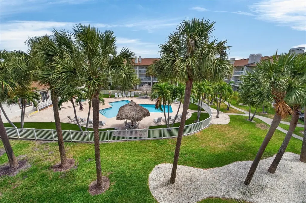 394 Madeira Circle St Petersburg FL 33715