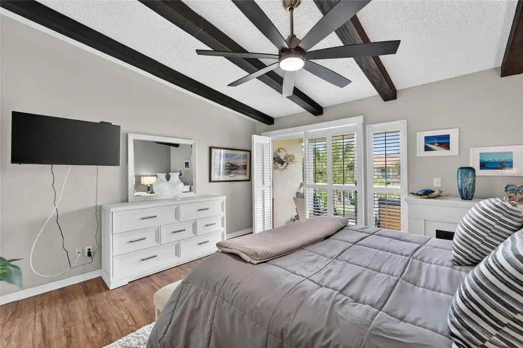 394 Madeira Circle St Petersburg FL 33715