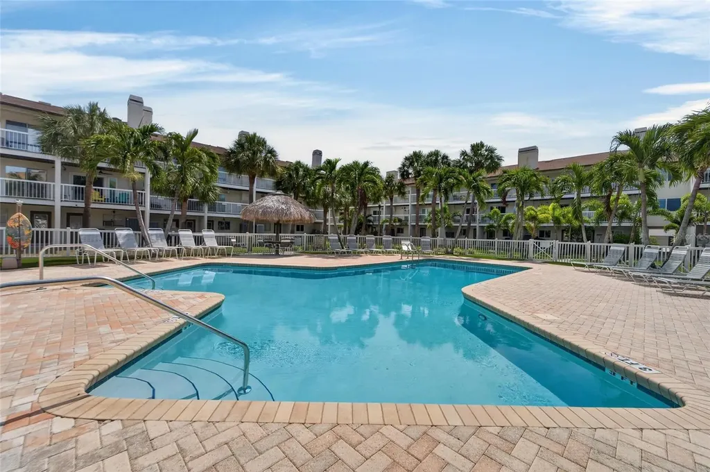394 Madeira Circle St Petersburg FL 33715