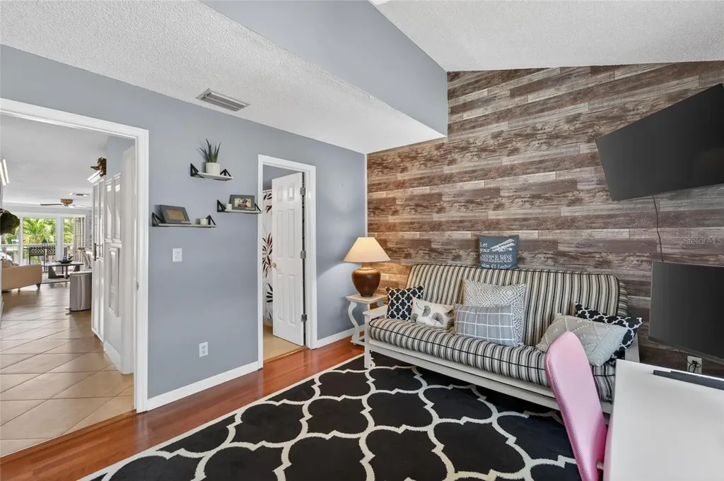394 Madeira Circle St Petersburg FL 33715