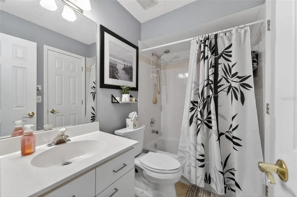 394 Madeira Circle St Petersburg FL 33715