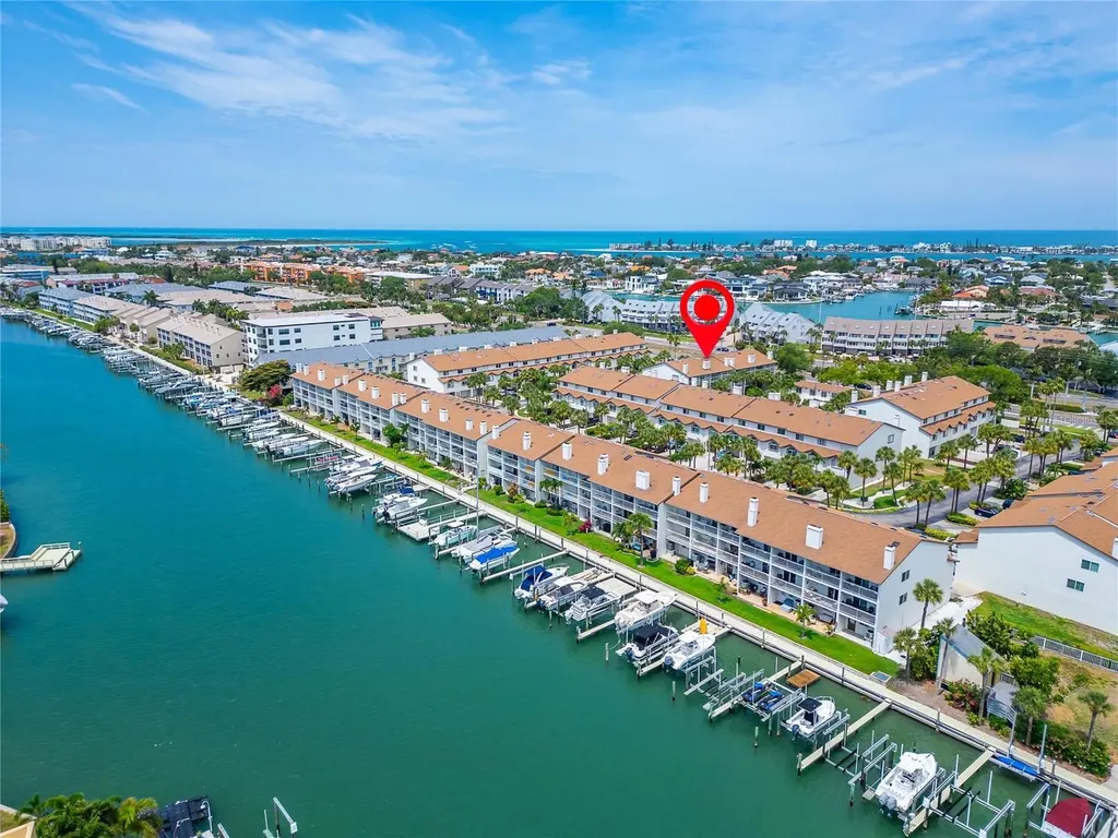 394 Madeira Circle St Petersburg FL 33715