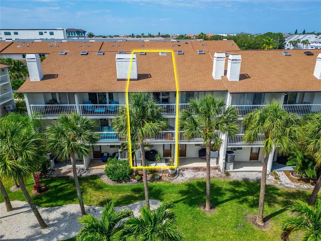 394 Madeira Circle St Petersburg FL 33715