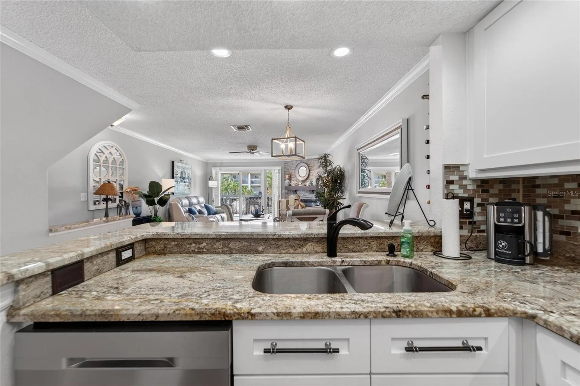 394 Madeira Circle St Petersburg FL 33715