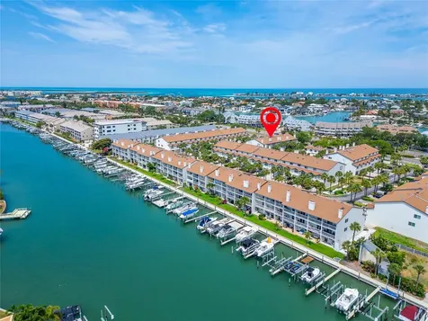 394 Madeira Circle St Petersburg FL 33715