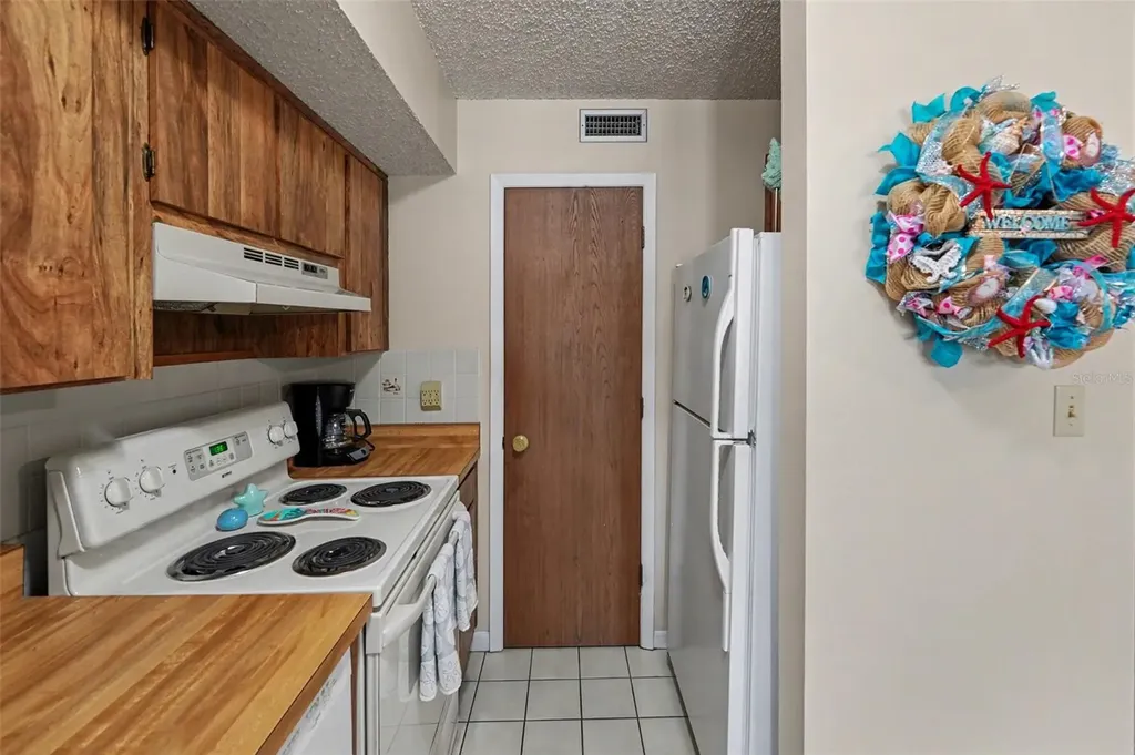 6400 46th Avenue N Kenneth City FL 33709
