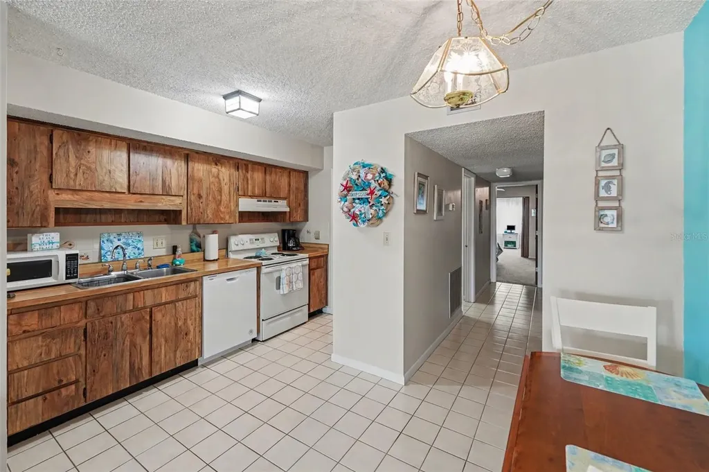 6400 46th Avenue N Kenneth City FL 33709