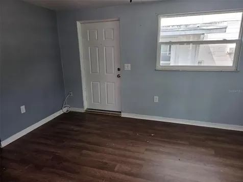 5206 7th Street Zephyrhills FL 33542