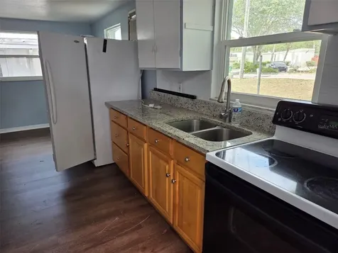 5206 7th Street Zephyrhills FL 33542