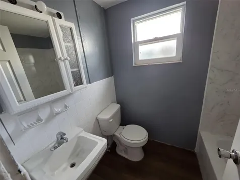 5206 7th Street Zephyrhills FL 33542