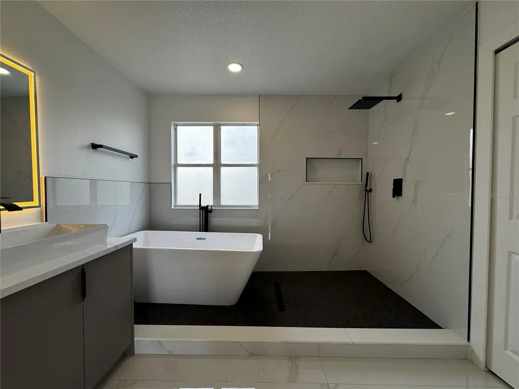 219 Largovista Drive Oakland FL 34787