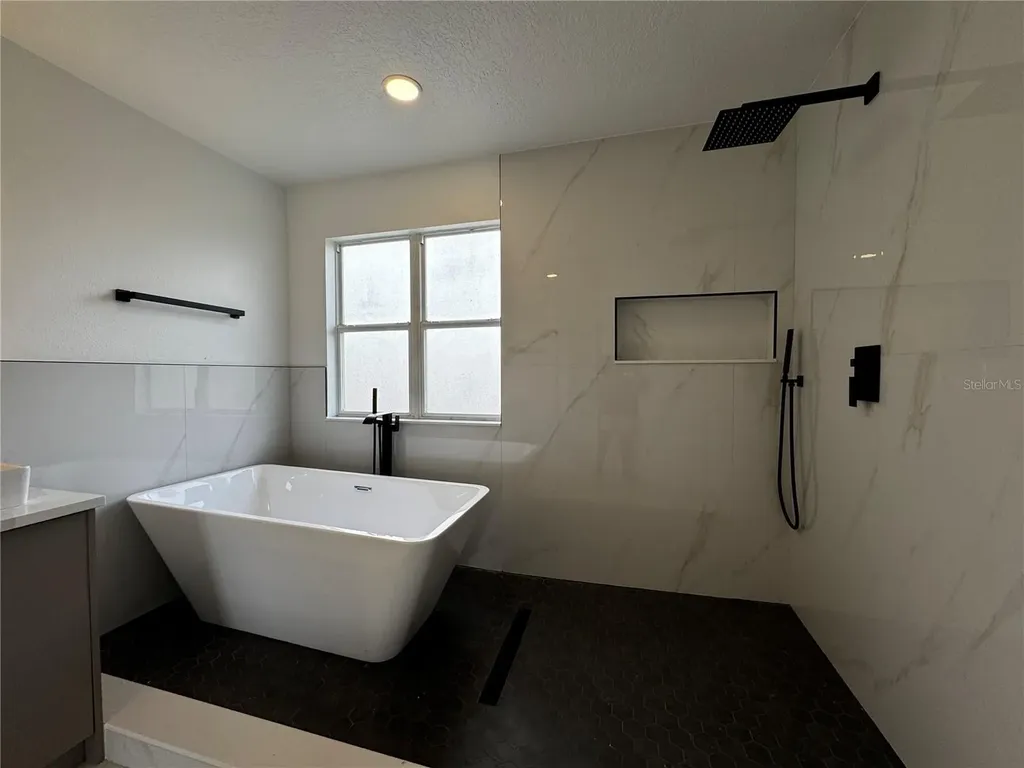 219 Largovista Drive Oakland FL 34787