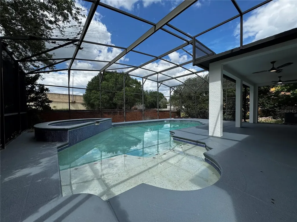 219 Largovista Drive Oakland FL 34787