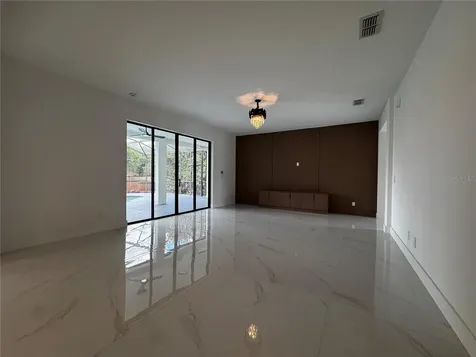 219 Largovista Drive Oakland FL 34787
