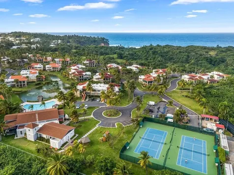 86 Lakeside Villas Vega Alta PR 00692
