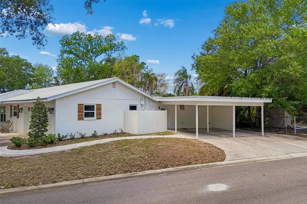 2540 Lake Ellen Circle Tampa FL 33618