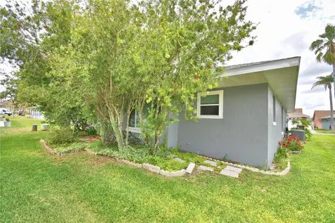 679 Sweetwater Way E Haines City FL 33844