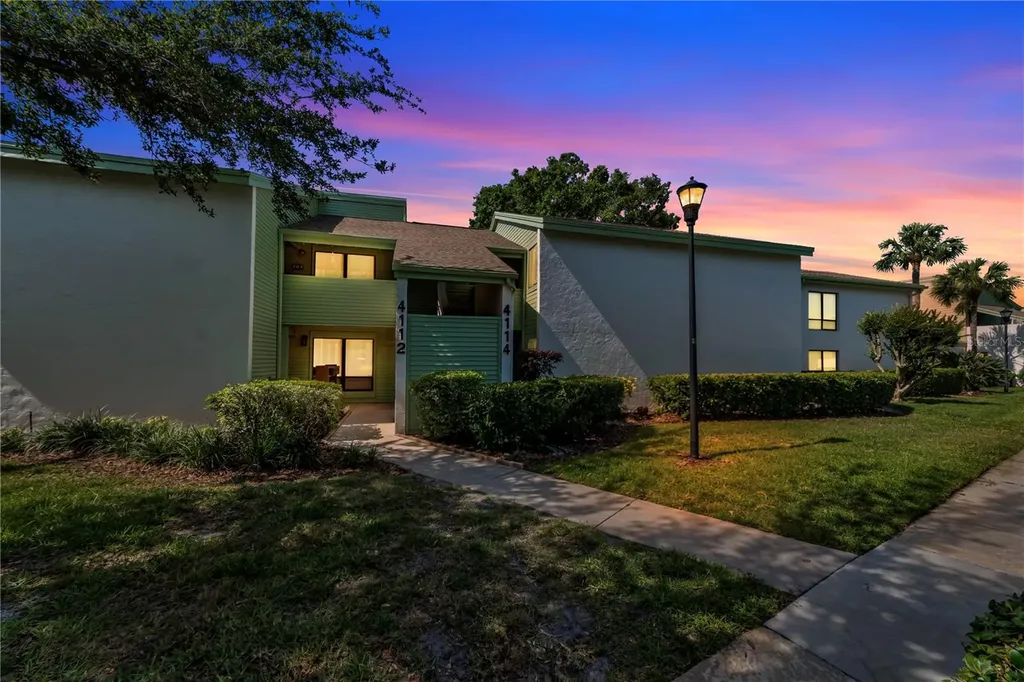 4114 Pinelake Lane Tampa FL 33618