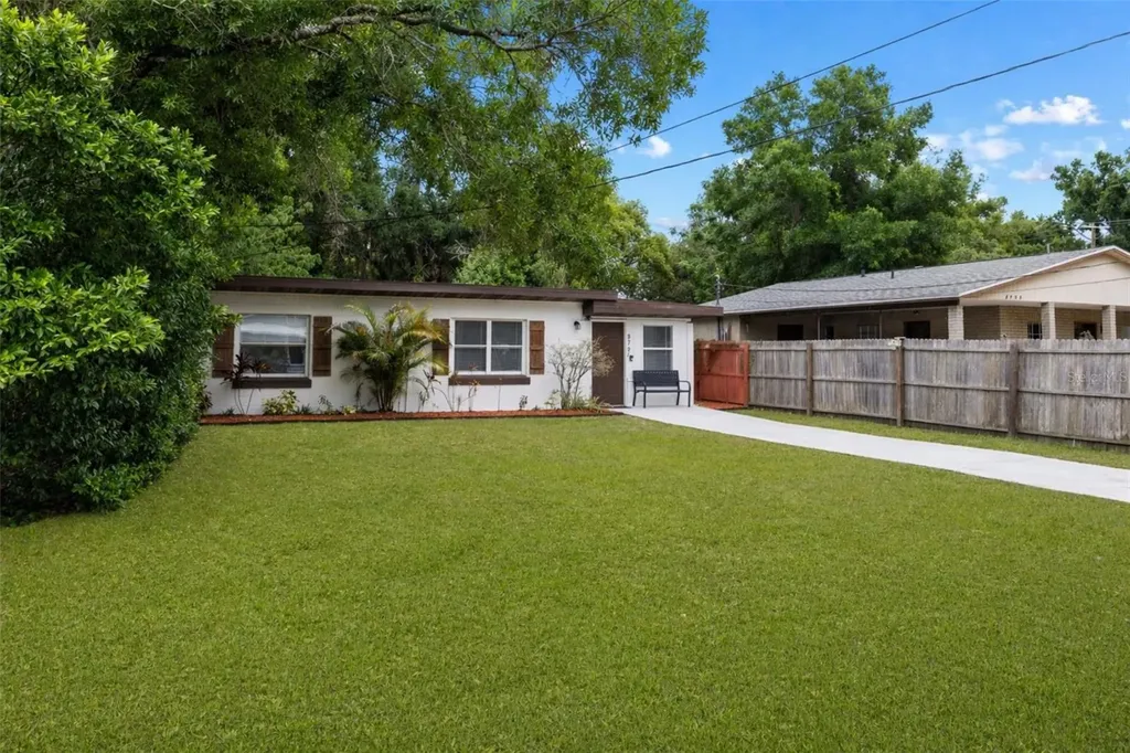 8707 N Ashley Street Tampa FL 33604