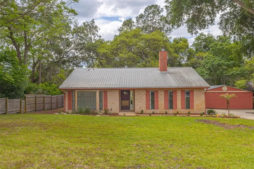 205 Angeles Road Debary FL 32713