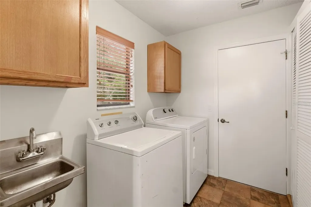 205 Angeles Road Debary FL 32713