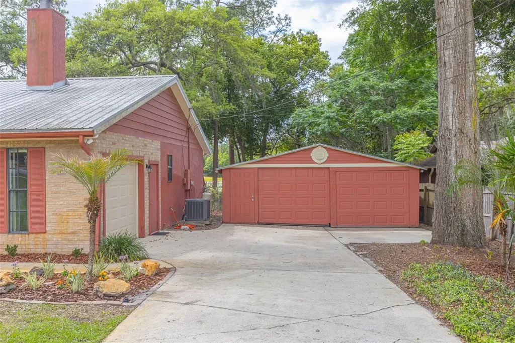 205 Angeles Road Debary FL 32713