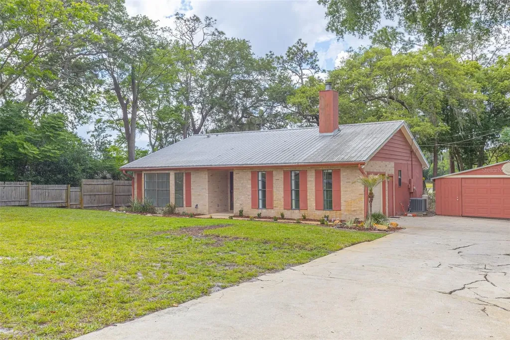 205 Angeles Road Debary FL 32713