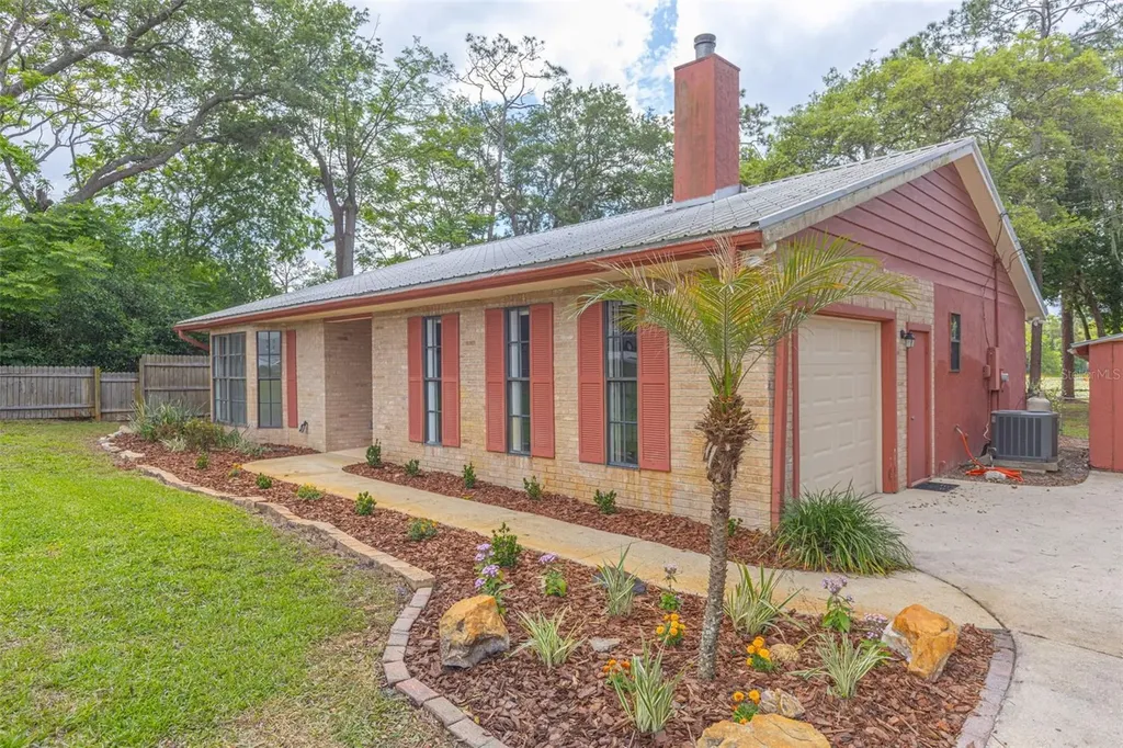 205 Angeles Road Debary FL 32713