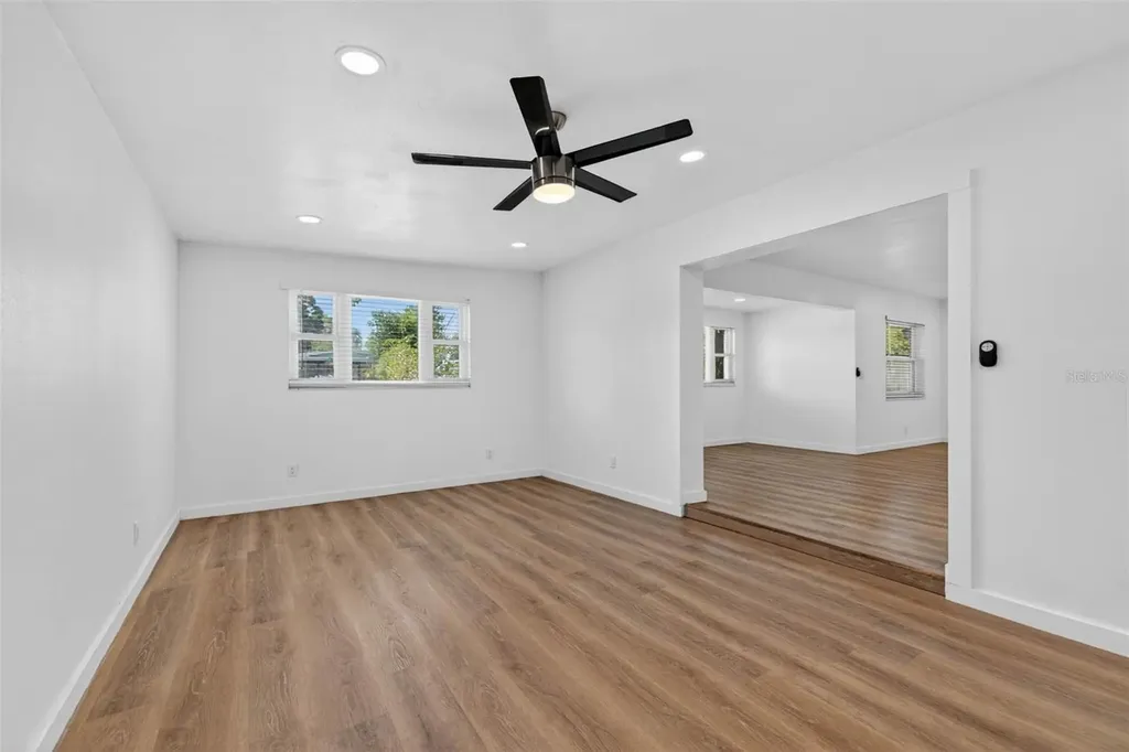 4413 W Rogers Avenue Tampa FL 33611