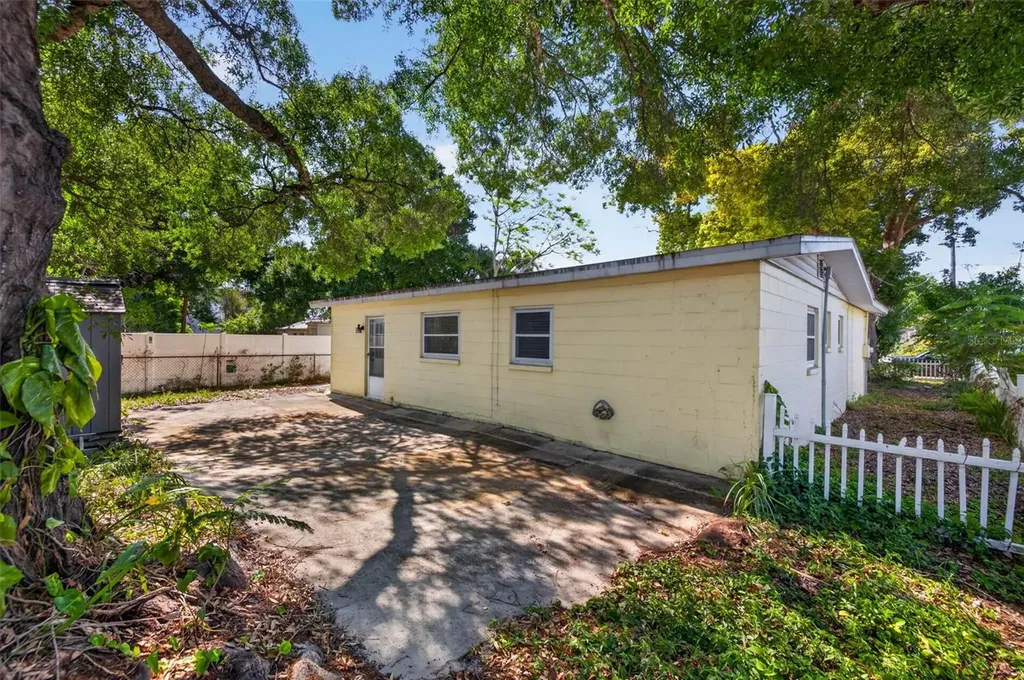 4413 W Rogers Avenue Tampa FL 33611
