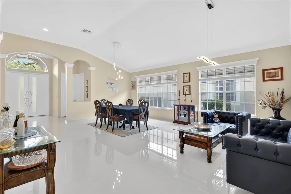 2056 Autumn View Drive Orlando FL 32825