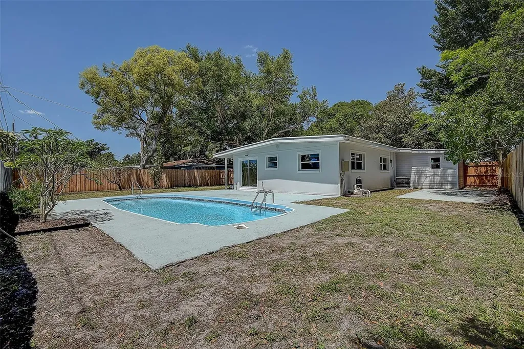 8420 Gerbera Avenue Seminole FL 33777