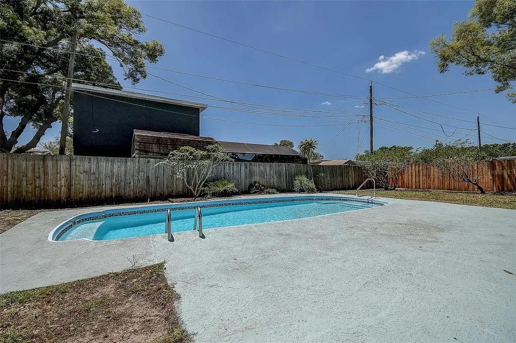 8420 Gerbera Avenue Seminole FL 33777