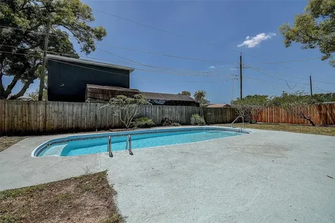 8420 Gerbera Avenue Seminole FL 33777