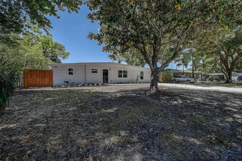 8420 Gerbera Avenue Seminole FL 33777