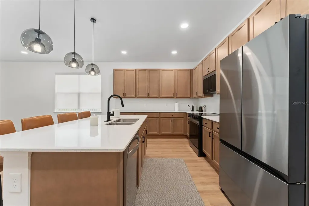 81 Overleaf Lane Orlando FL 32839