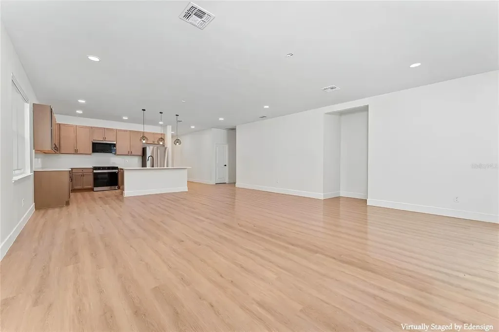 81 Overleaf Lane Orlando FL 32839