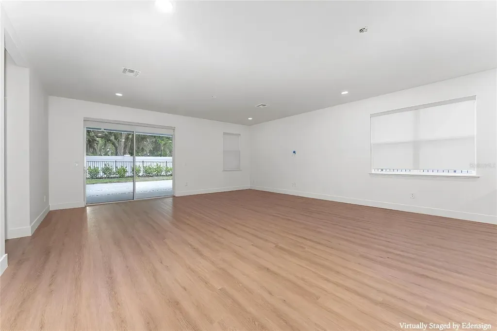 81 Overleaf Lane Orlando FL 32839