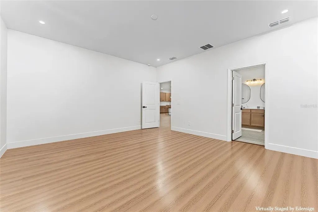 81 Overleaf Lane Orlando FL 32839