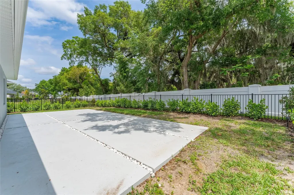 81 Overleaf Lane Orlando FL 32839