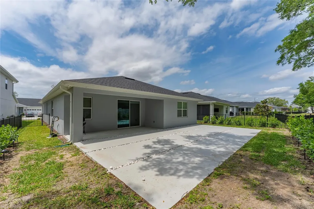 81 Overleaf Lane Orlando FL 32839