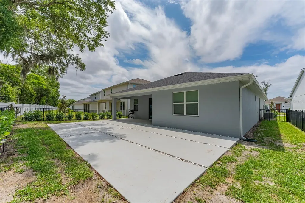 81 Overleaf Lane Orlando FL 32839