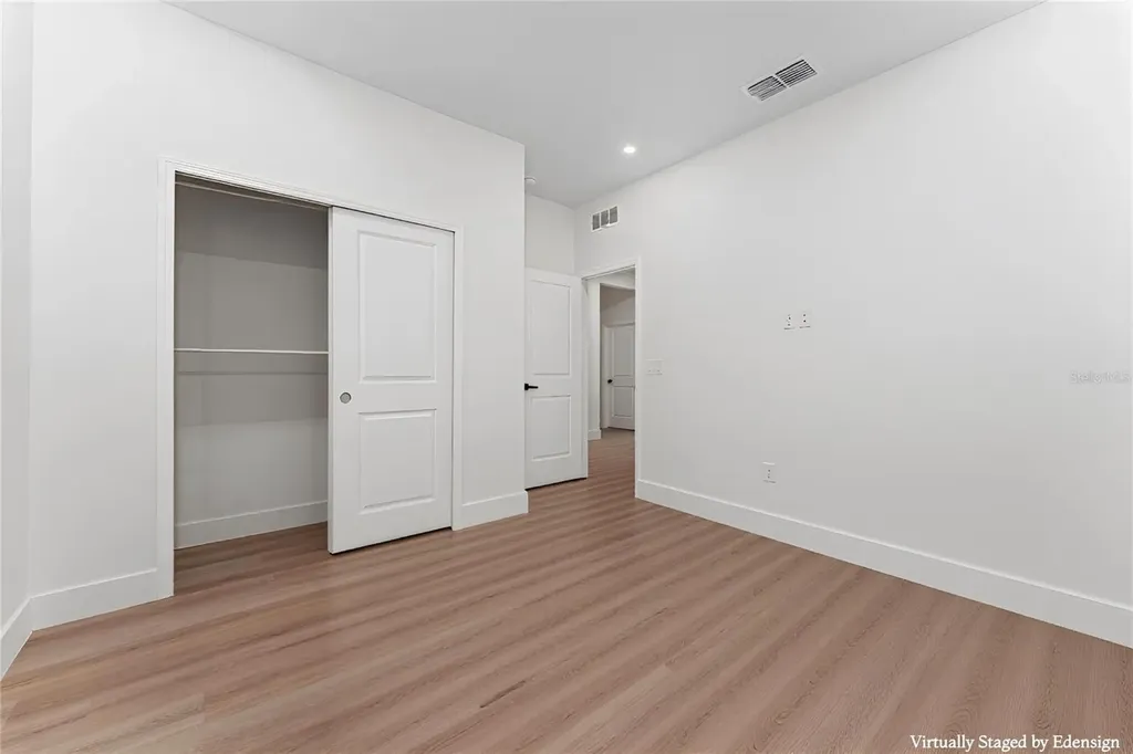 81 Overleaf Lane Orlando FL 32839