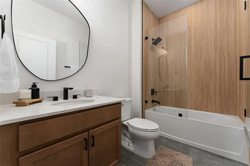 81 Overleaf Lane Orlando FL 32839