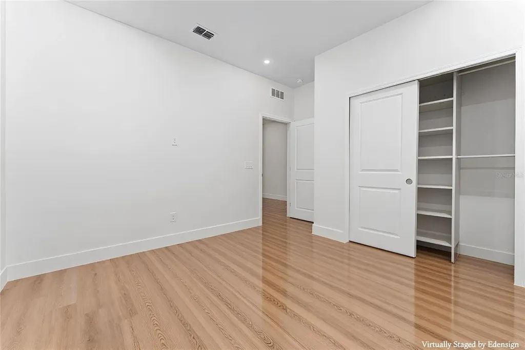 81 Overleaf Lane Orlando FL 32839